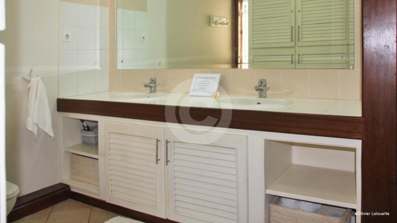 Fantastic Spacious Beachfront Villavacances Grand Bay Exteriér fotografie