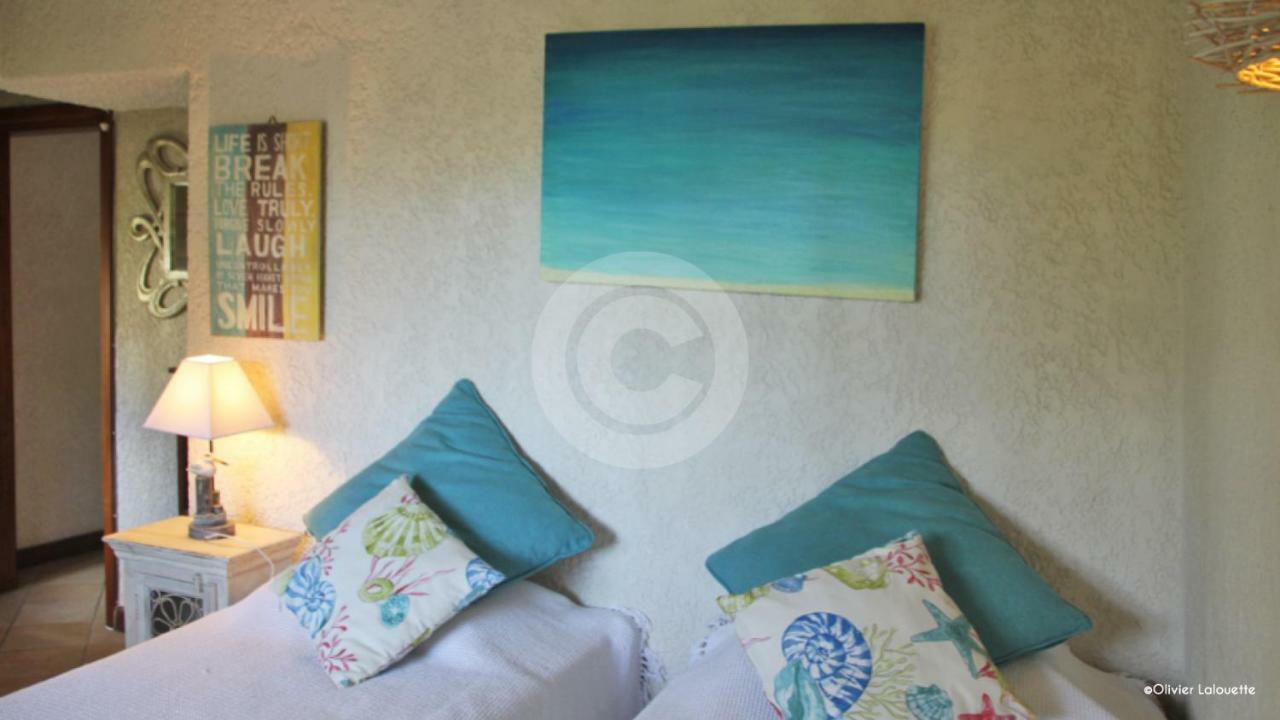 Fantastic Spacious Beachfront Villavacances Grand Bay Exteriér fotografie